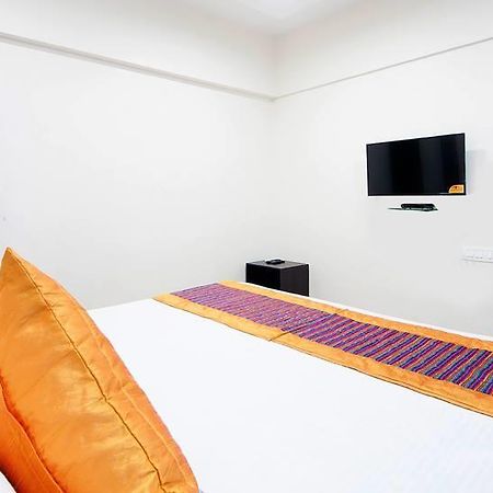 Asian Suites Tulsi Aura 纳威孟买 外观 照片